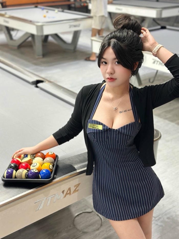 Hình ảnh hot girl Hiền Nhi ngực khủng cuốn hút