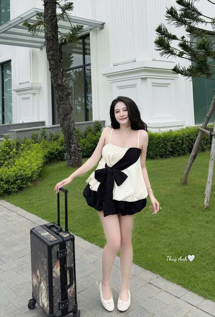 Hình nền Thuỳ Anh sexy đẹp lung linh