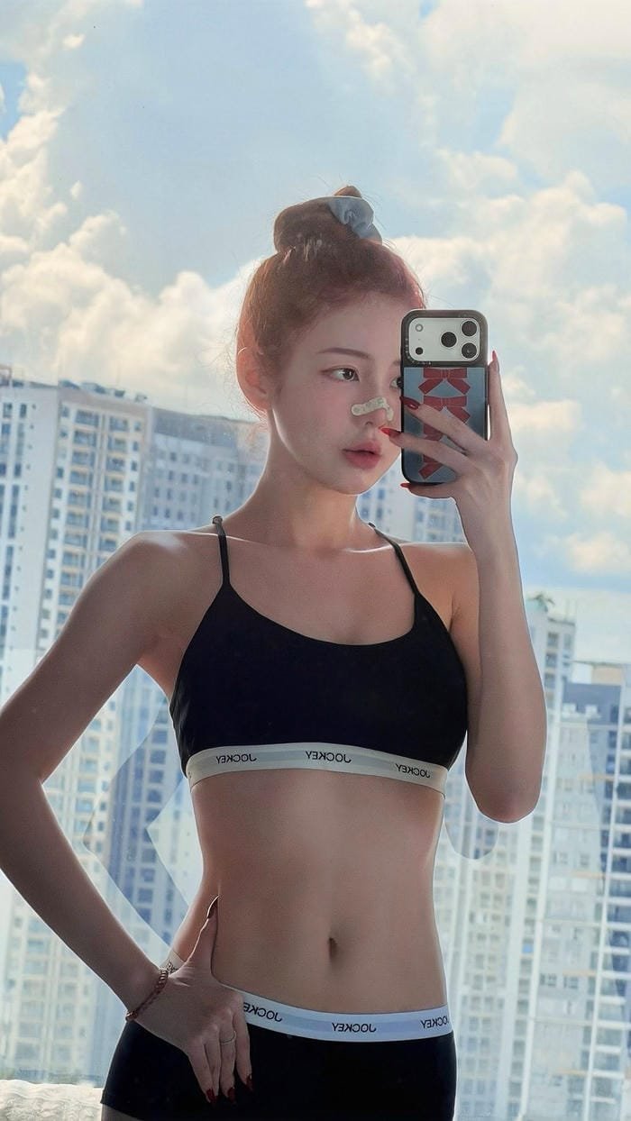 Liz Kim Cương bikini thể thao