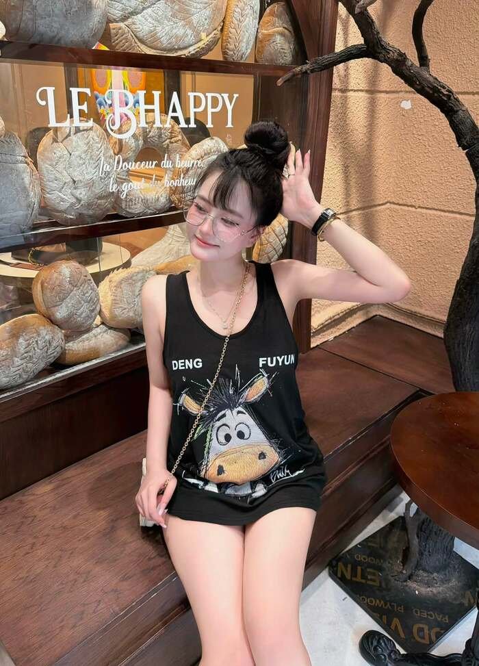 Loạt ảnh Thuỳ Anh sexy outdoor