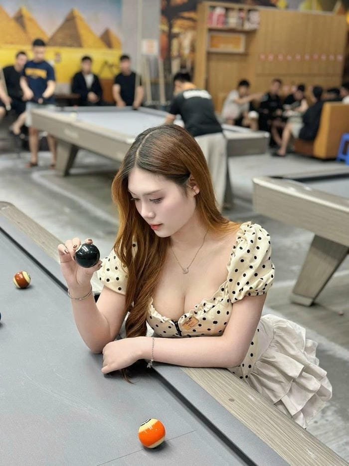 Loạt ảnh sexy Hiền Nhi ngực khủng hot trend