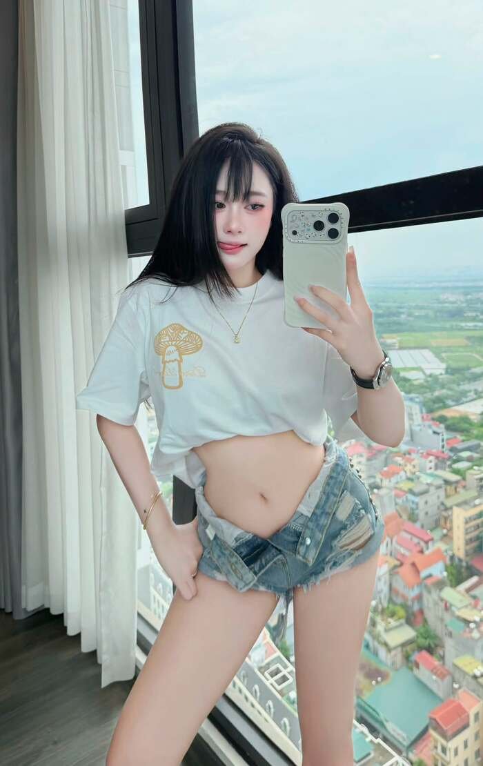 Loạt hình Thuỳ Anh sexy quyến rũ