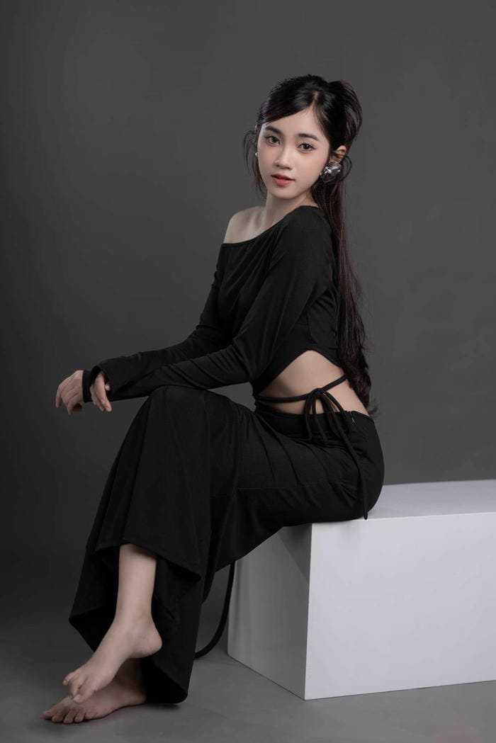 Ngắm Trần Thu Hiền sexy nghệ thuật