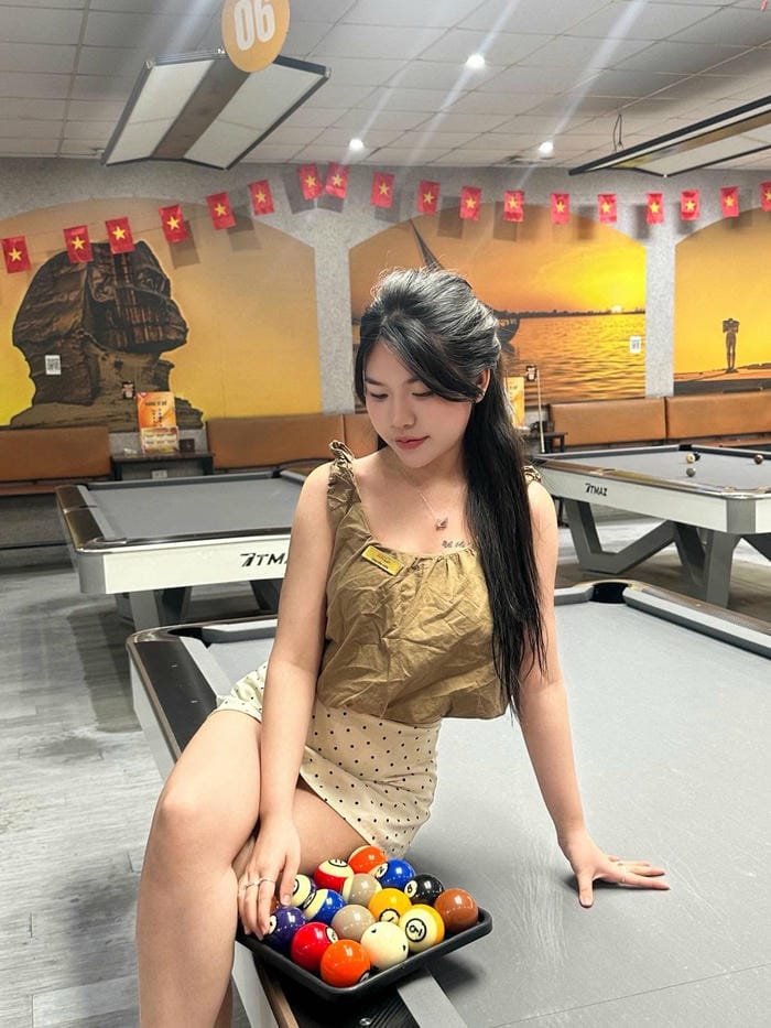 Ngắm ngay Hiền Nhi ngực khủng cuốn hút