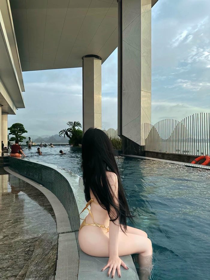 Nguyễn Thu Hà bikini phong cách hè