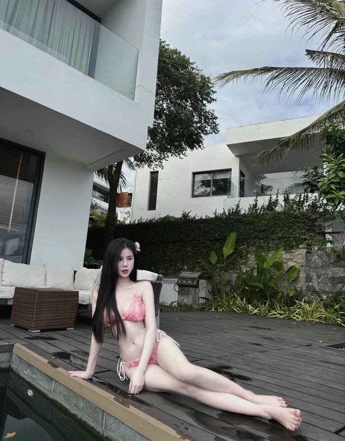 Phan Thị Lê Na bikini phong cách sang chảnh