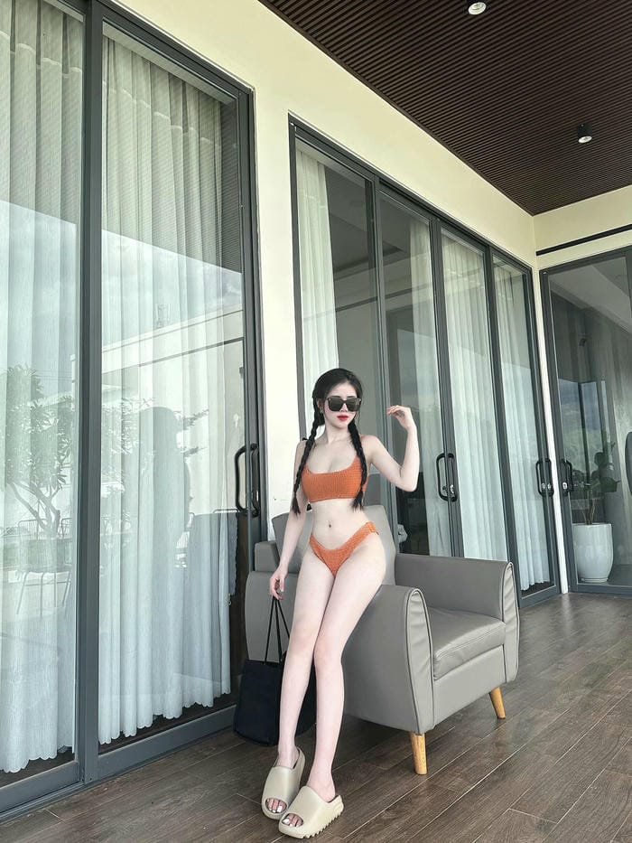 Phan Thị Lê Na bikini quyến rũ nóng bỏng