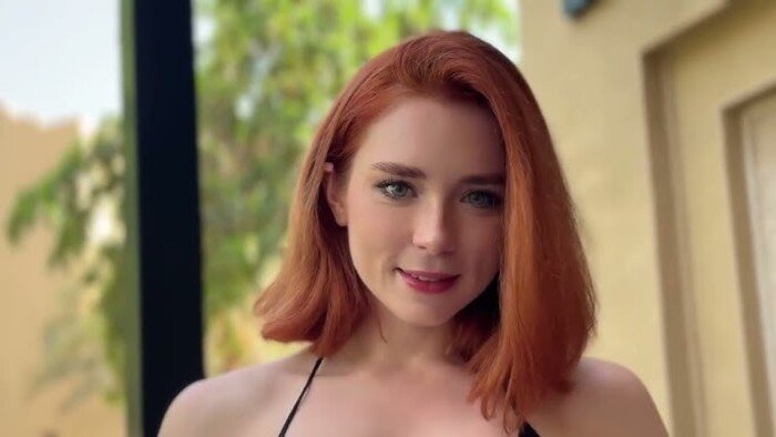 Sweetie Fox là ai 16