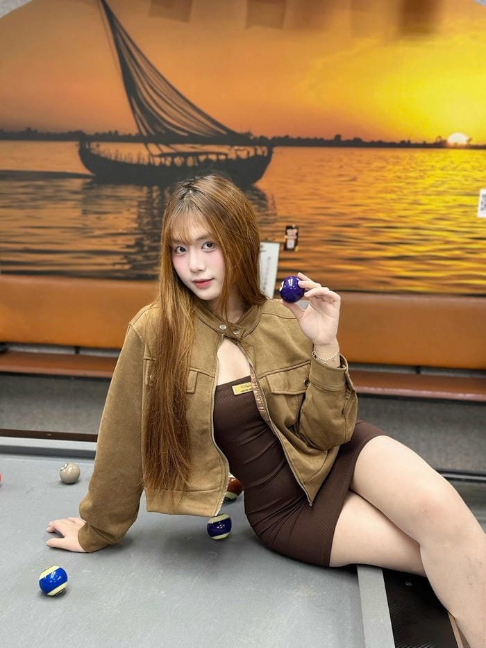 Tải ảnh Hiền Nhi ngực khủng gợi cảm hot