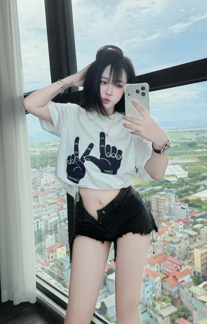Tải ngay ảnh Thuỳ Anh sexy