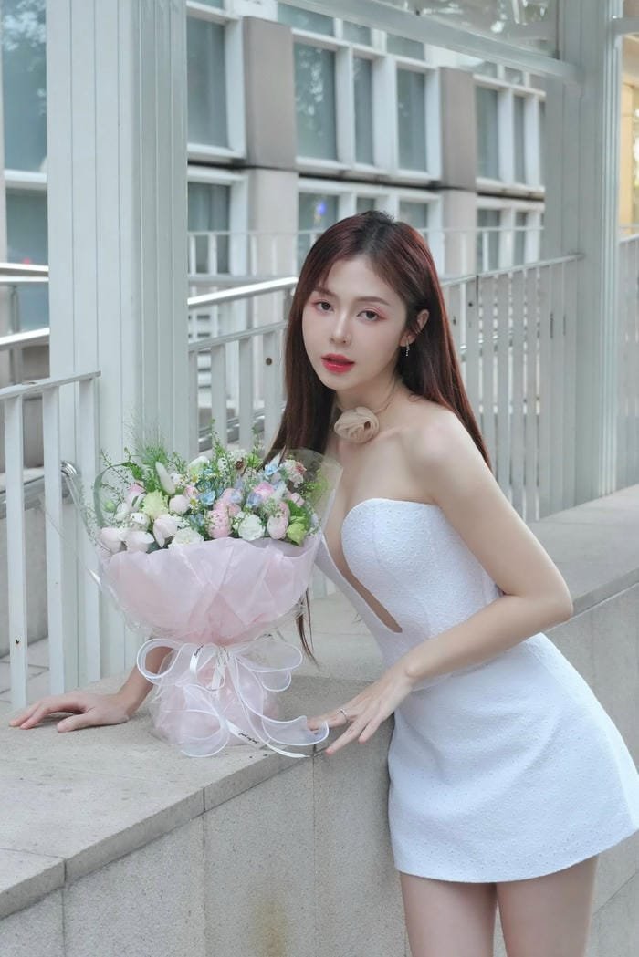 Xem Liz Kim Cương bikini hottrend