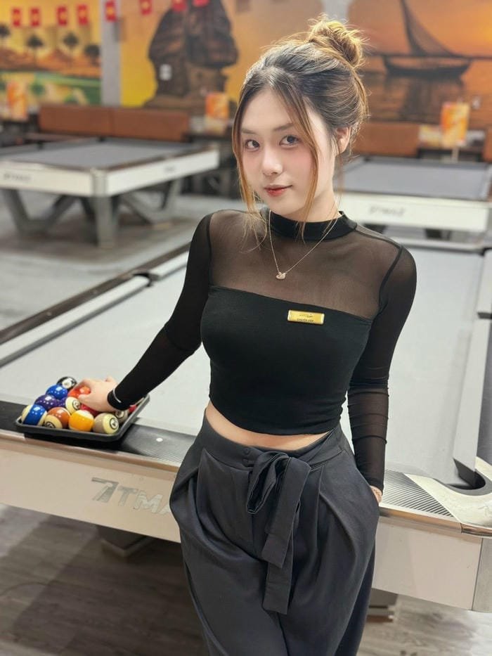 Xem ảnh Hiền Nhi body ngực khủng hot