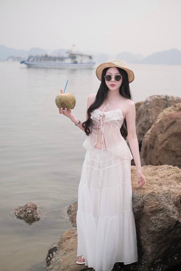 Xem ngay Nguyễn Thu Hà bikini quyến rũ