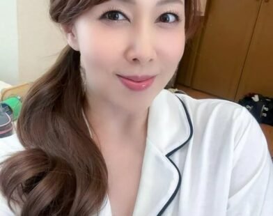 Yumi Kazama Là Ai? – Nữ Hoàng Mature Woman JAV Với Hơn 25 Năm Sự Nghiệp