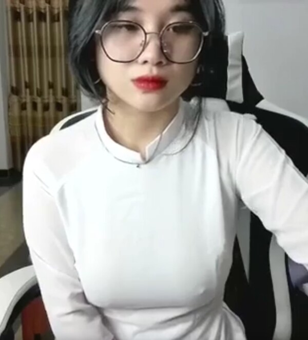 Ảnh Nóng Anna Gấu Thân Hình Mê Ly