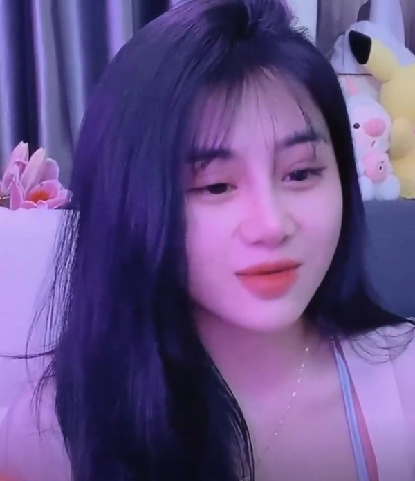 Ảnh Sex Anna Gấu Căng Đầy Thân Hình Cuốn Hút