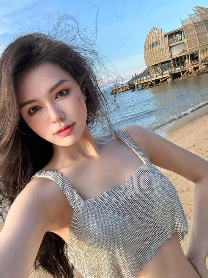 Album ảnh Hà Bích Ngọc chụp studio lung linh