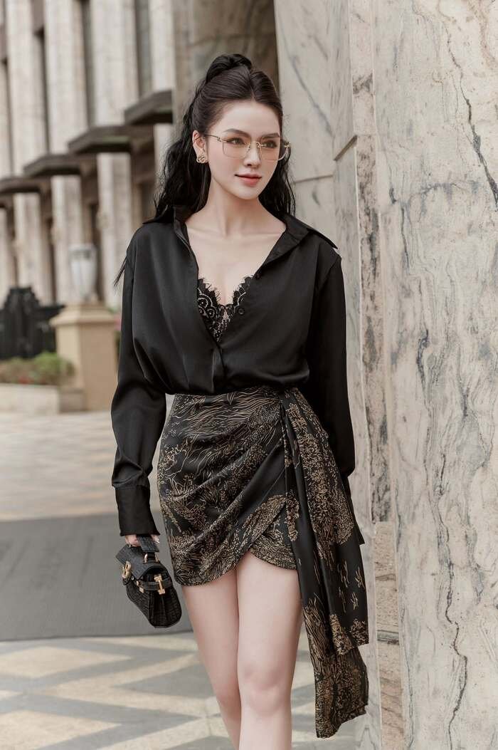Xem ảnh Hà Bích Ngọc làn da sáng mịn