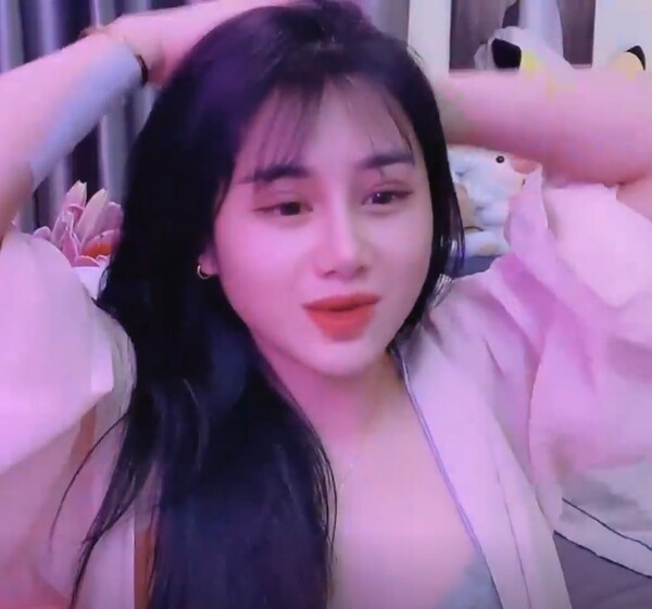 Gái Xinh Anna Gấu Ảnh Sex Khiêu Khích Đầy