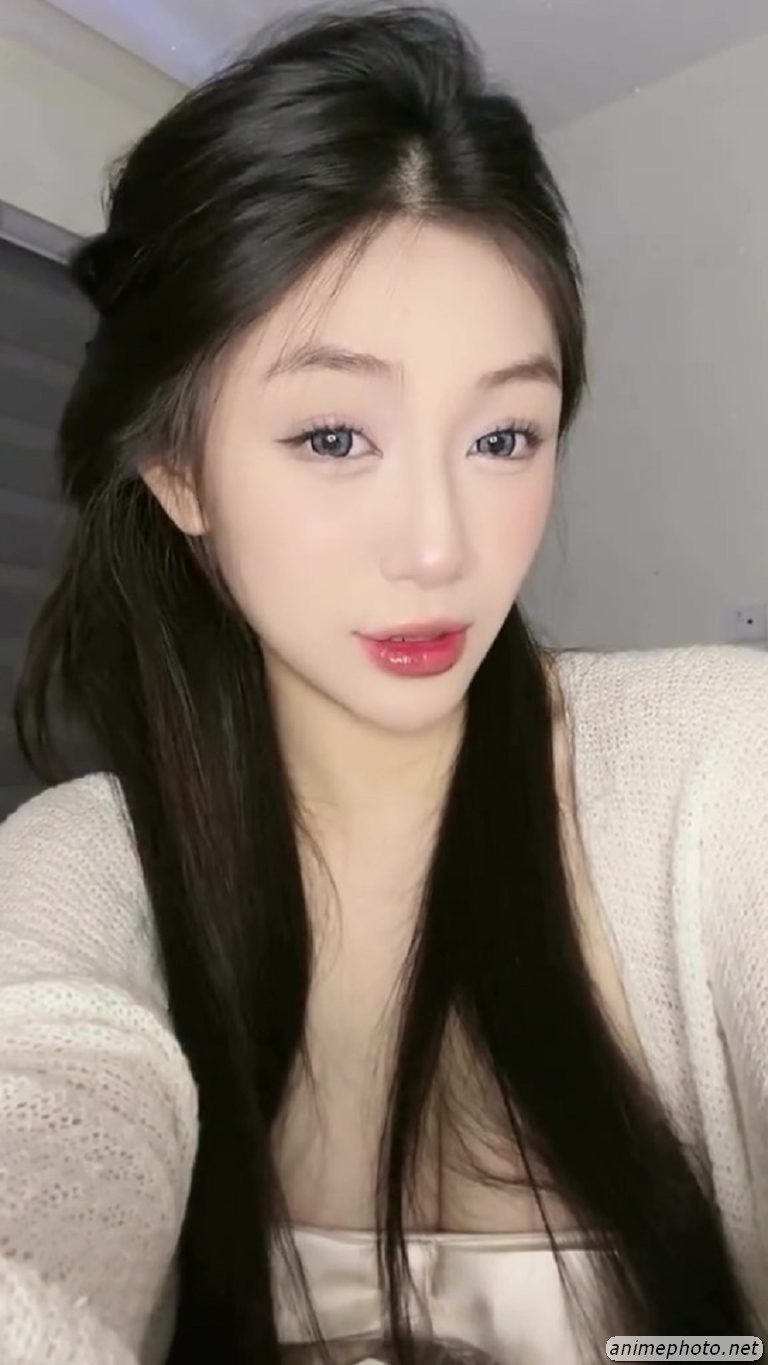 Tải ảnh nude của Trần Hà Linh vú căng thả rông
