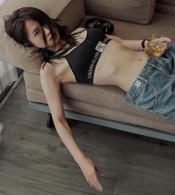 Album ảnh sex Lê Bống không che body chuẩn