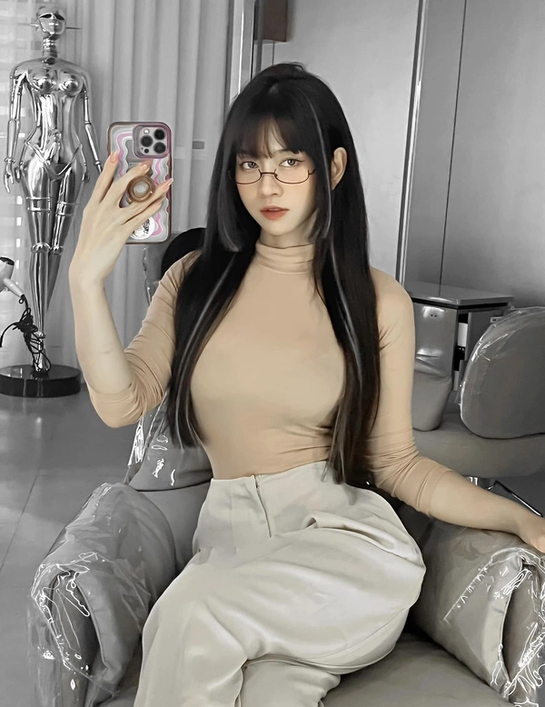 Bộ ảnh sex Lê Bống khoe thân gợi cảm