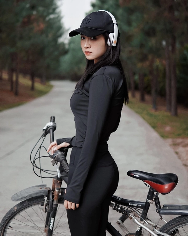 Tải ảnh sex Lê Bống body mượt không che