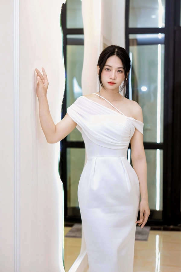 Ảnh avatar sex Lê Bống body mượt thả rông