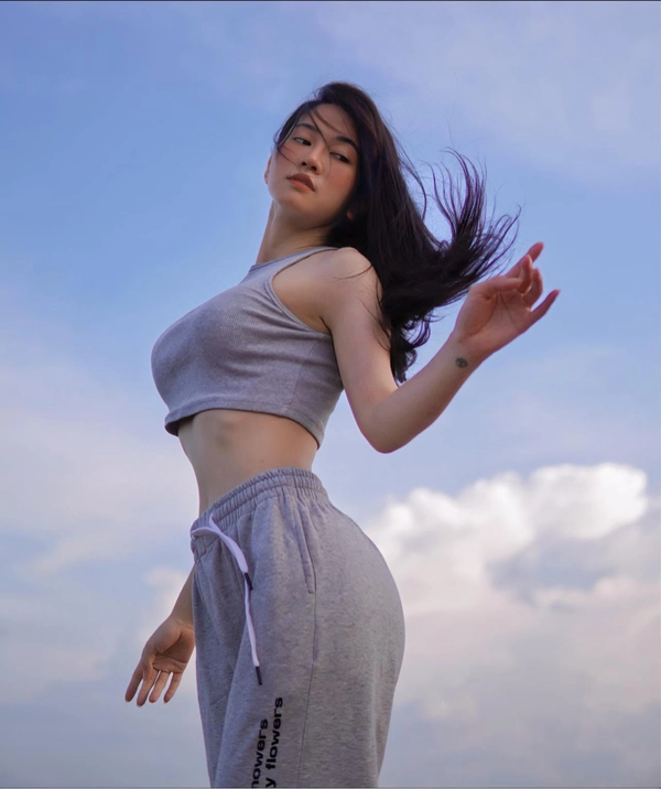 Hình ảnh sex Lê Bống mông tròn quyến rũ