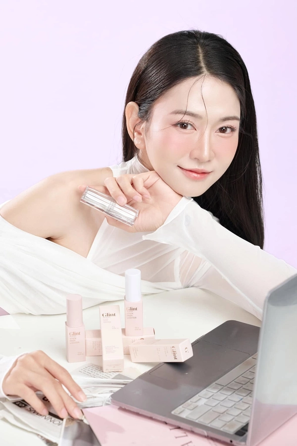 Ngắm ảnh sex Lê Bống ngực căng gợi cảm