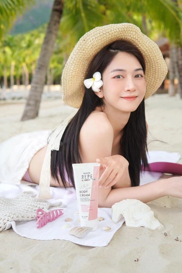 Xem ảnh sex Lê Bống vòng ba tròn trịa