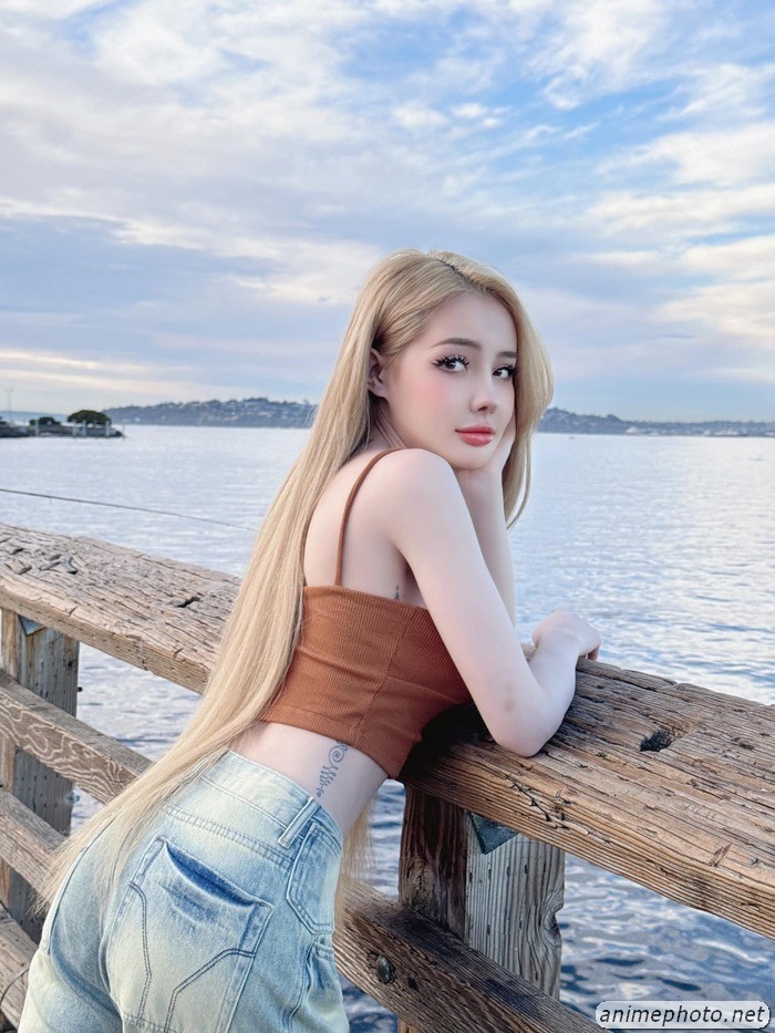 Ngắm ảnh sex Ngân 98 mông to quyến rũ