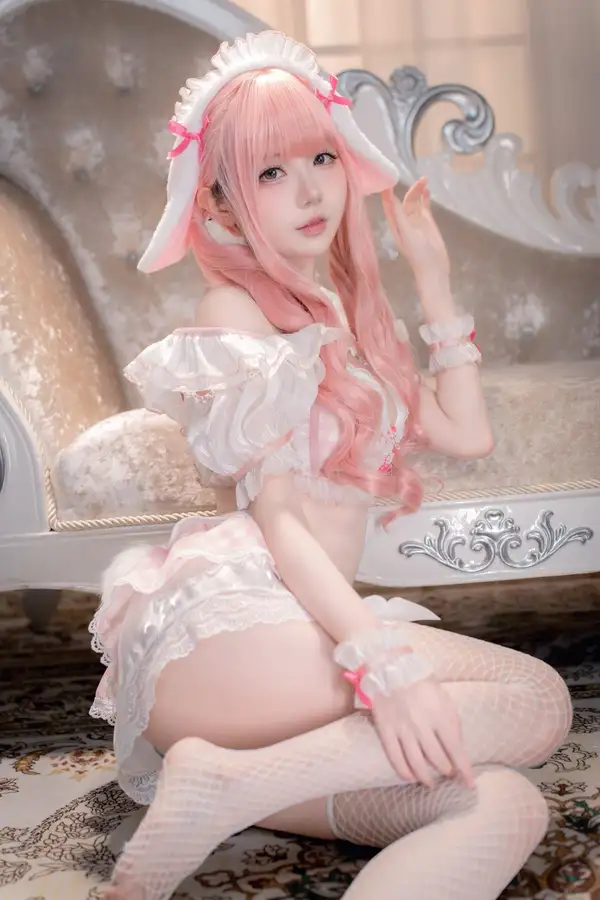 Ảnh cosplay Senyuki da trắng mịn