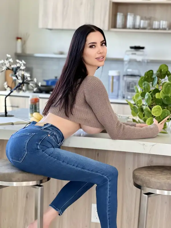 Ngắm ảnh sex vú Tây show 4k