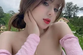 Hot 80+ ảnh gái xinh show vú to tròn đầu ti hồng đẹp